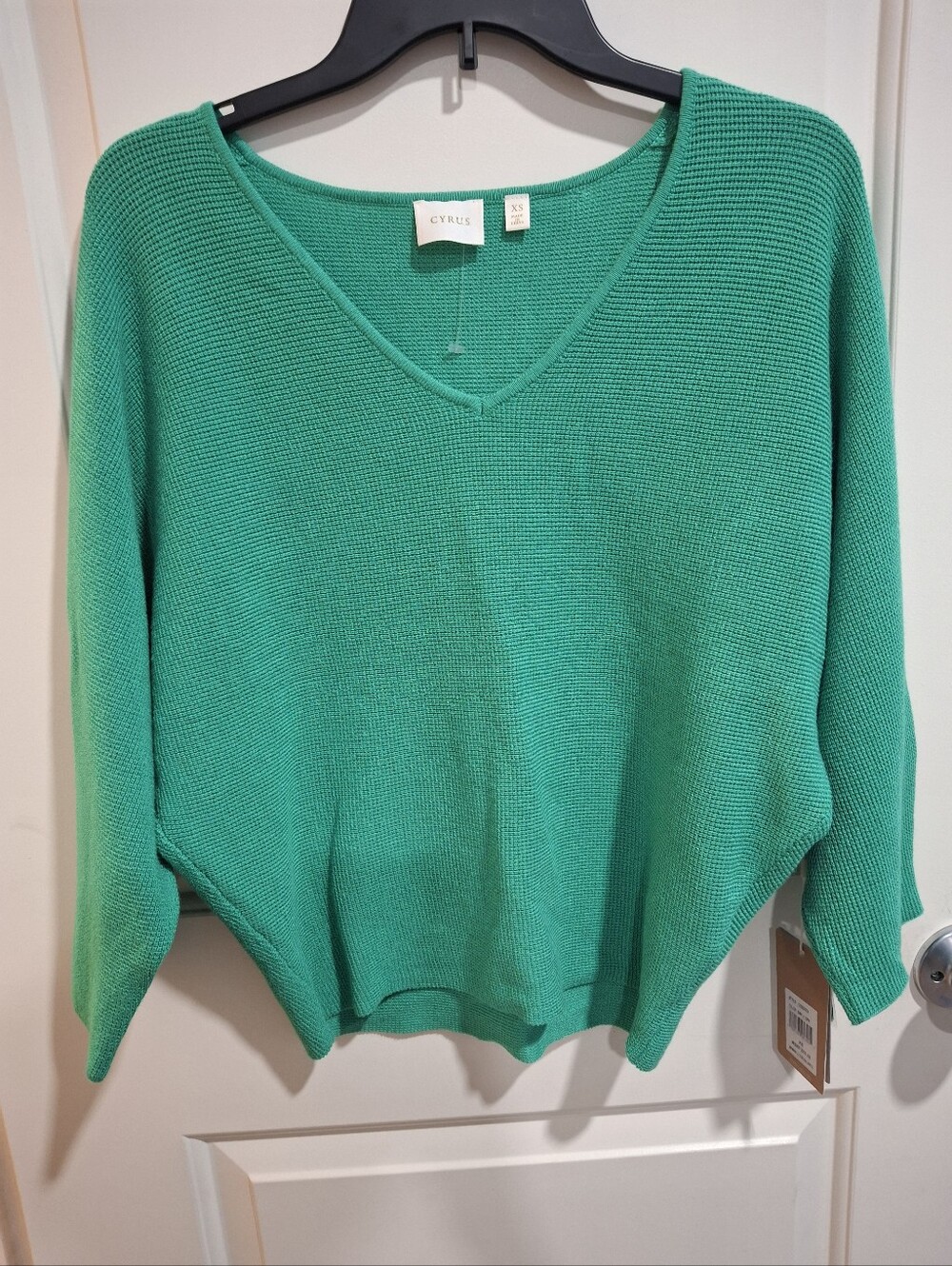 Cyrus Women's  Green V-Neck Knit Sweater Size XS NWT